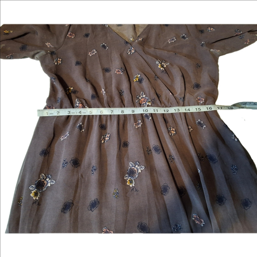 Elegant Floral Maxi Dress: Perfect for Any Occasion with Its Beautiful Design - Picture 9 of 14